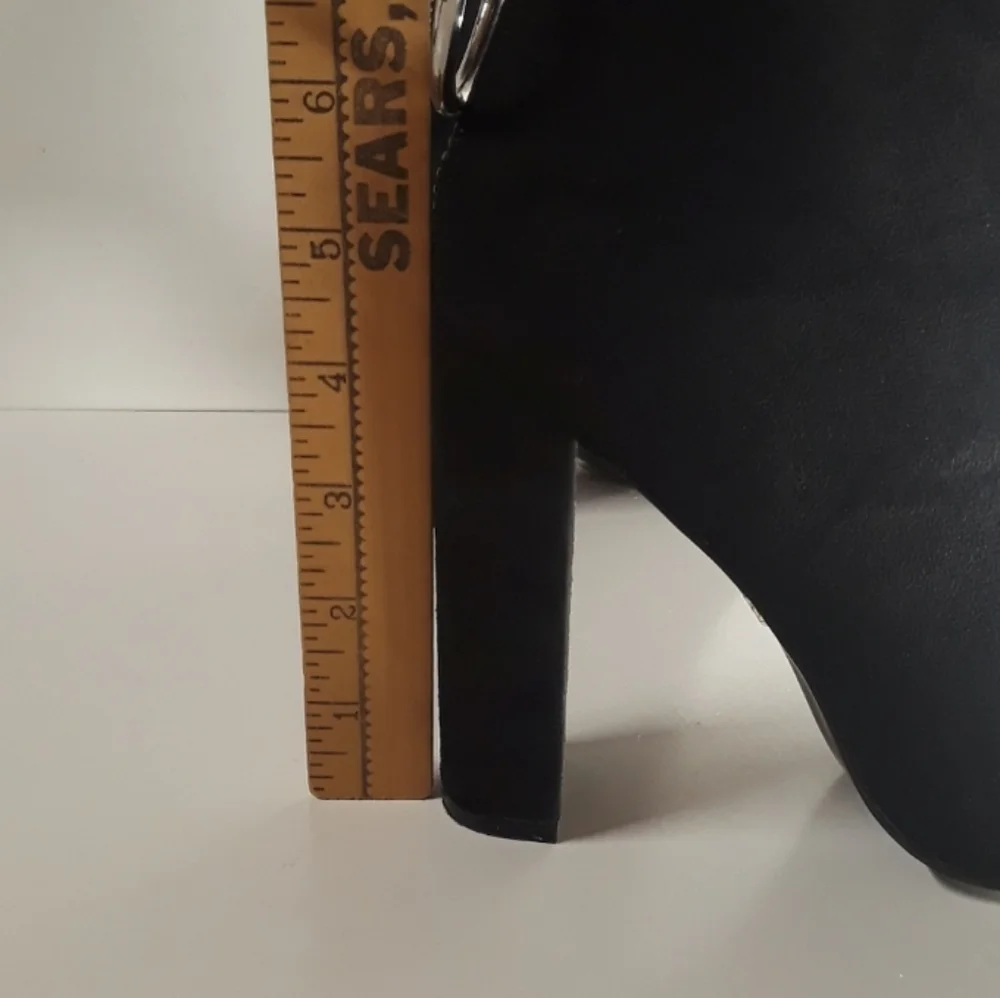 PUBLIC DESIRE Fleek Silver O Ring Zipper Black Faux Suede Ankle Boots 7 - Picture 9 of 13
